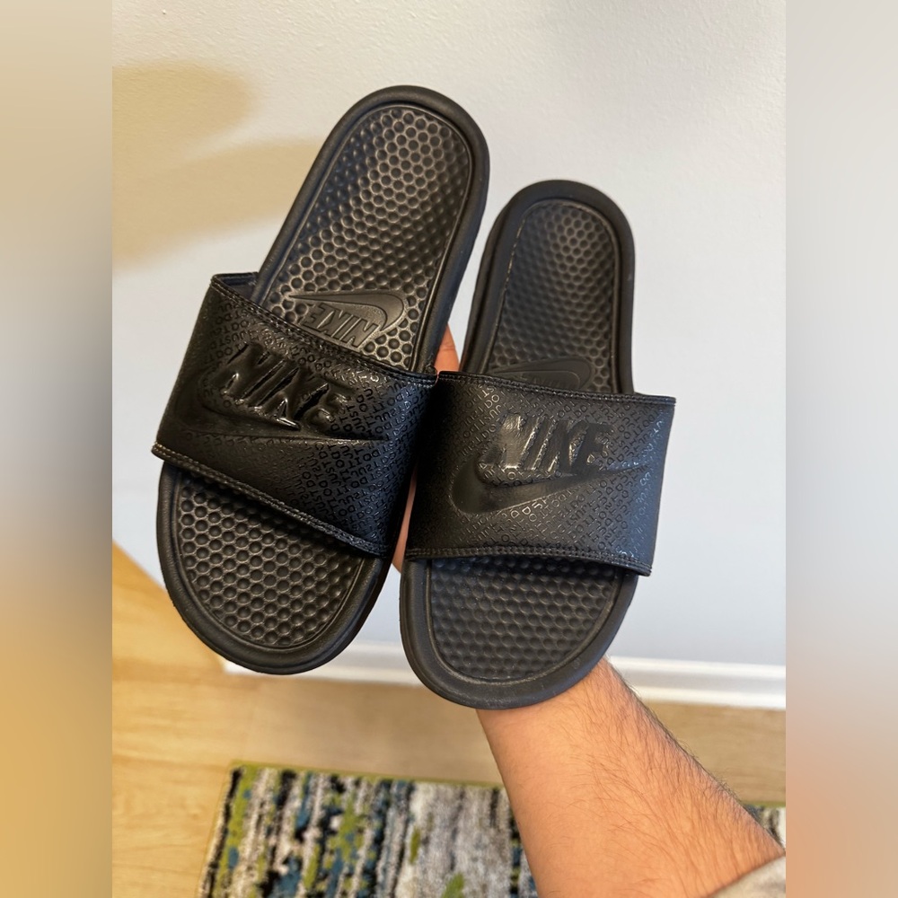 COPY - Men’s size 9 Nike Slides Black